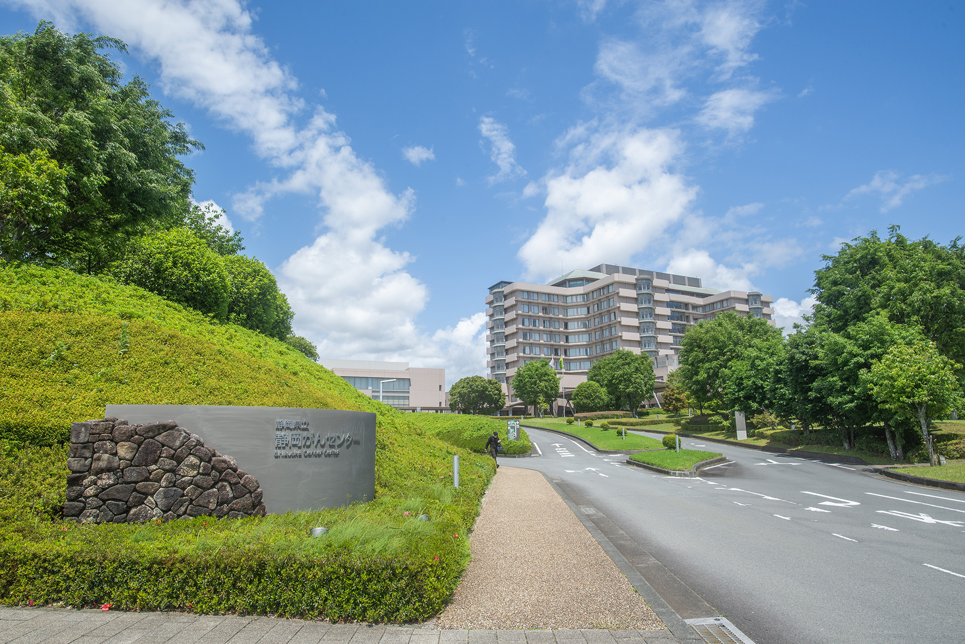 静岡県立がんセンター外観